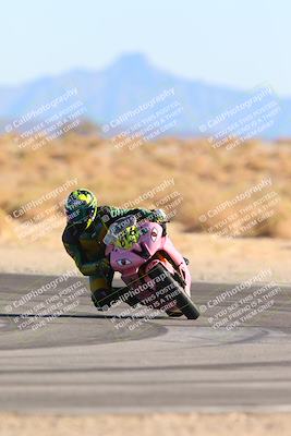 media/Jan-10-2025-CVMA Friday Practice (Fri) [[489e0da257]]/Group 4 and Trackday/Session 4 (Turn 16)/